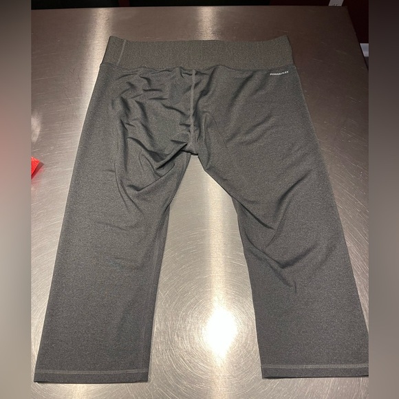 Champion capri shorts XL - Picture 2 of 3
